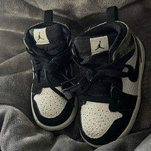Jordan 1 infant/toddler 6c